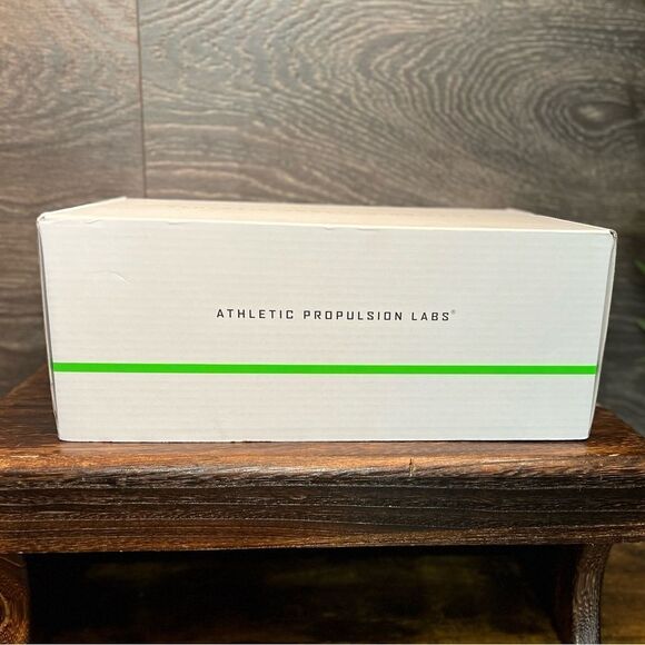 APL TechLoom Breeze Sneaker in Magenta/Neon Peach/Melange, Size 6. New in Box! - Picture 11 of 16